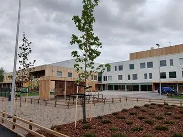 Espoon ensimmäinen kaksikielinen koulukeskus valmistuu Leppävaaraan