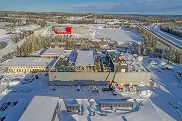 Woodspinin maailmanluokan kuitutehdas harjakorkeudessa Jyväskylän Eteläportissa