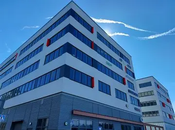 SRV:n toteuttama energiatehokas ja elinkaariviisas toimitilakohde Vantaan Pressin B-talo harjakorkeudessaan