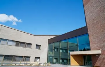 Lamminrahkan uusi koulukeskus valmistui – näyttävät ja toimivat tilat lähes 800 lapselle