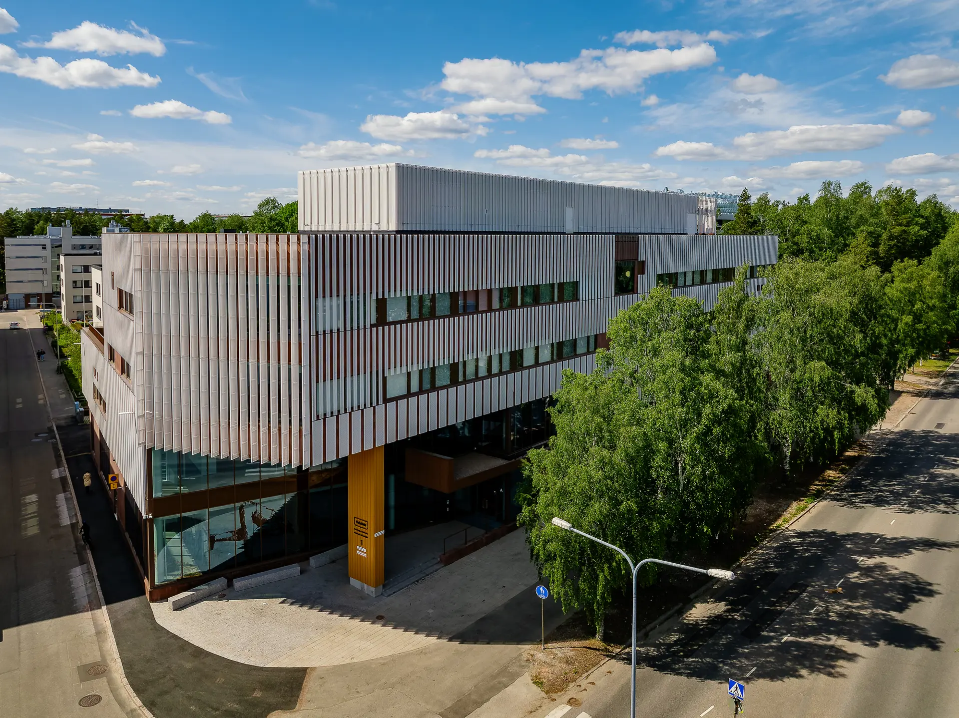 002 SRV Helsingin Kielilukio 5-2023 LOW RES.jpg