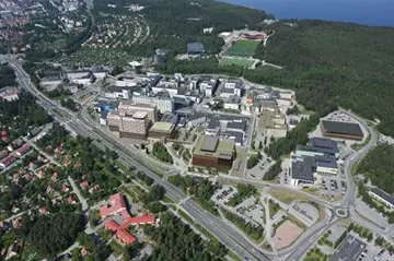 SRV ja Pirkanmaan hyvinvointialue allekirjoittaneet toteutussopimuksen Tampereen yliopistollisen sairaalan uudesta rakennuskokonaisuudesta