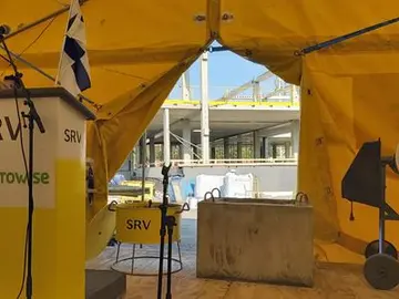 Kirkkonummen hyvinvointikeskuksen peruskivi muurattiin Jokiniityssä