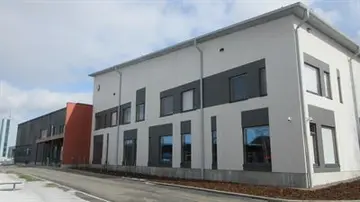 SRV:n toteuttamat Jousenkaaren koulun uudet tilat valmistuivat Espoon Tapiolassa