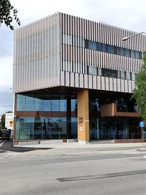 Helsinkiin valmistui uusi kielilukio 900 opiskelijan käyttöön – SRV:n elinkaarihankkeena toteuttama rakennus otetaan käyttöön syyslukukaudeksi 2023