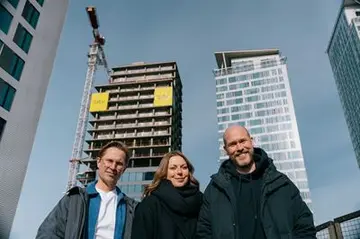 Toimistopilvenpiirtäjä Horisontin kattoravintolan yrittäjiksi ravintola-alan tunnettu kolmikko