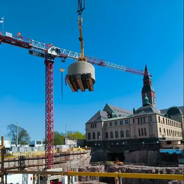 Kansallismuseon lisärakennuksen peruskiven muuraus.JPG