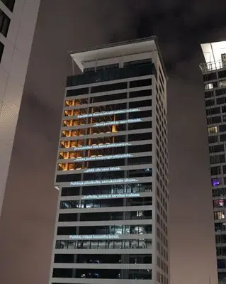 Toiveiden Kalasatama -yhteisötaide valaisee toimistopilvenpiirtäjä Horisontin