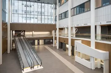 Jorvin sairaalan uusi osastorakennus valmistui – vähähiilinen rakennus ei hukkaa energiaa